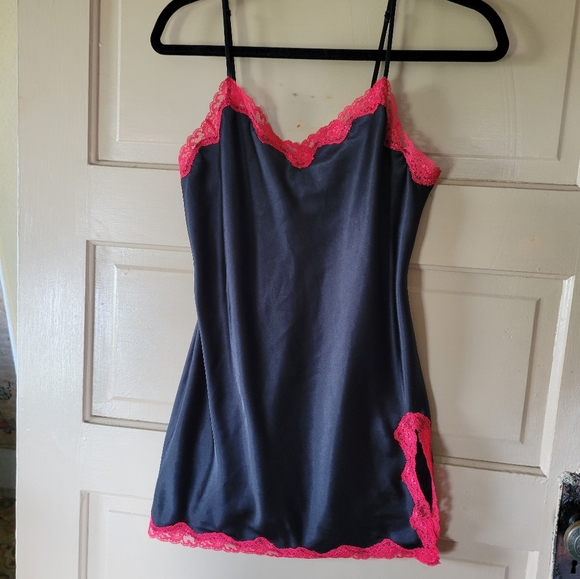 Victoria's Secret Other - Vintage Victoria's Secret Slip Black And Red Lace W/ Side Slit Size Small 2002